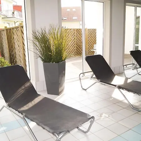 בית נופש Schoen Gelegene Mit Poolnutzung, Terrasse, Blick Auf Salzhaff, 2 Slz רריק