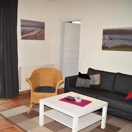 Schoen Gelegene Mit Poolnutzung, Terrasse, Blick Auf Salzhaff, 2 Slz בית נופש *