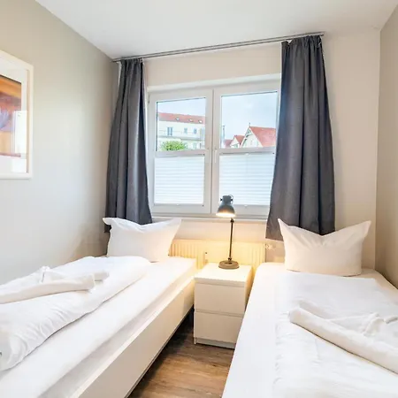 בית נופש Schoen Gelegene Mit Poolnutzung, Terrasse, Blick Auf Salzhaff, 2 Slz רריק